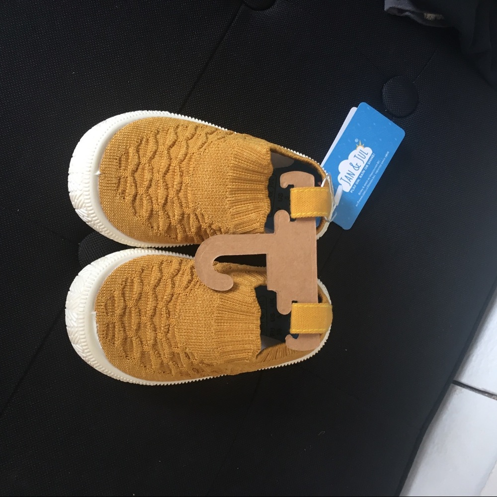 Jan and jul knit shoes